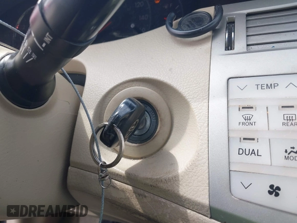2008 Toyota Avalon XL with VIN 4T1BK36B38U319020, listed as a IAAI auction lot 41972622 with 250,000 mi miles and . Bid and sale history available at DreamBid. Image 11.