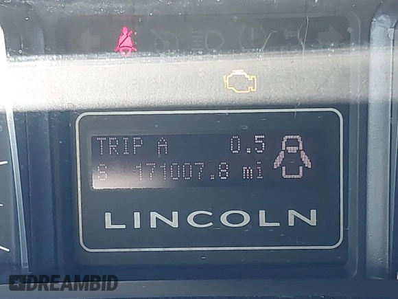 2013 Lincoln Navigator z VIN 5LMJJ2H58DEL03767, wystawiony jako IAAI lot #41986480 z przebiegiem 171 007 mil mil oraz . Historia ofert i sprzedaży dostępna na DreamBid. Obrazek 15.