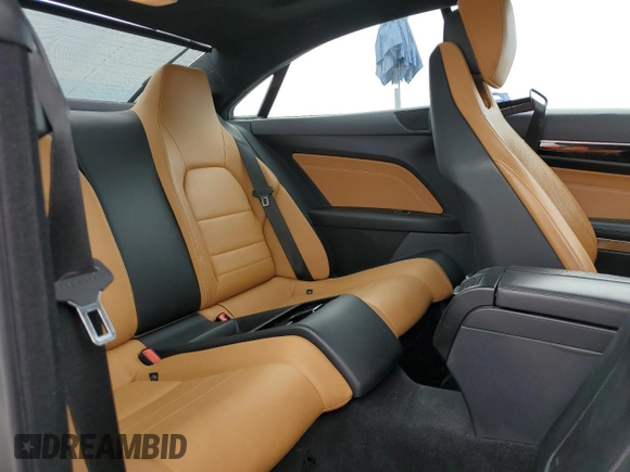 2014 Mercedes-Benz E 350 z VIN WDDKJ5KB5EF226093, wystawiony jako Copart lot #55475425 z przebiegiem 125 574 mil mil oraz Szkoda całkowita • Salvage title. Historia ofert i sprzedaży dostępna na DreamBid. Obrazek 10.
