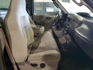2003 Ford F-150 XL с VIN 2FTRF17223CA11632, выставлен на аукционе Copart как лот 84351334 с пробегом 110 200 миль миль и Списание • Salvage title. История ставок и продаж доступна на DreamBid. Изображение 10.