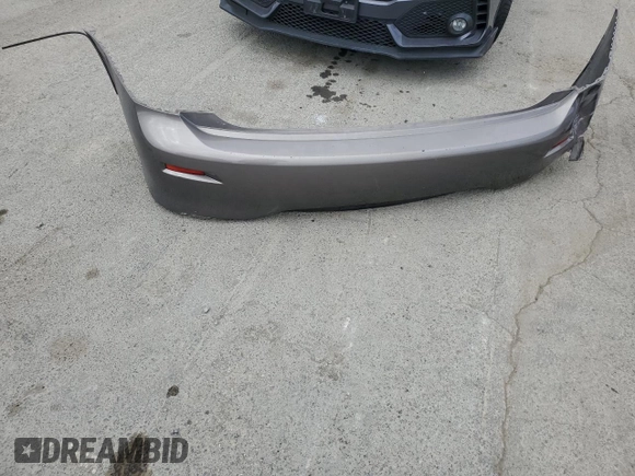 2015 Nissan Quest SV z VIN JN8AE2KP2F9132181, wystawiony jako Copart lot #54418385 z przebiegiem 120 163 mil mil oraz Szkoda całkowita • Salvage title. Historia ofert i sprzedaży dostępna na DreamBid. Obrazek 13.