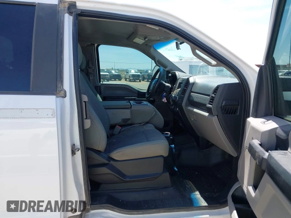 2017 Ford F-250 XLT z VIN 1FT7X2B67HEB14146, wystawiony jako IAAI lot #42256811 z przebiegiem 121 617 mil mil oraz . Historia ofert i sprzedaży dostępna na DreamBid. Obrazek 5.