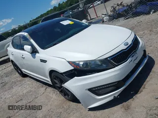 2013 Kia Optima SX z VIN 5XXGR4A6XDG098389, wystawiony jako IAAI lot #42322665 z przebiegiem 226 794 mil mil oraz . Historia ofert i sprzedaży dostępna na DreamBid. Obrazek 1.