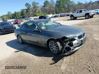 2009 BMW 3 Series 328i z VIN WBAWL13519PX24330, wystawiony jako Copart lot #45182135 z przebiegiem 63 074 mil mil oraz Szkoda całkowita • Salvage title. Historia ofert i sprzedaży dostępna na DreamBid. Obrazek 11.