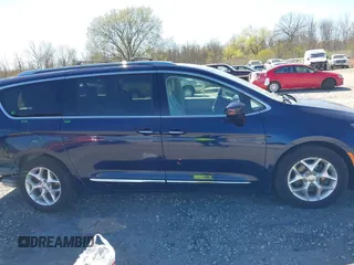 2018 Chrysler Pacifica Touring L z VIN 2C4RC1BGXJR126520, wystawiony jako IAAI lot #42223746 z przebiegiem 117 847 mil mil oraz . Historia ofert i sprzedaży dostępna na DreamBid. Obrazek 14.