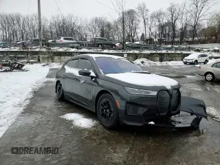 2024 BMW iX xDrive50 z VIN WB523CF02RCP06595, wystawiony jako Copart lot #44179575 z przebiegiem Nie podano mil oraz Szkoda całkowita • Salvage title. Historia ofert i sprzedaży dostępna na DreamBid. Obrazek 11.