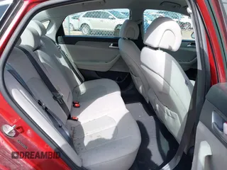 2015 Hyundai Sonata SE z VIN 5NPE24AFXFH189519, wystawiony jako IAAI lot #42146433 z przebiegiem 134 045 mil mil oraz . Historia ofert i sprzedaży dostępna na DreamBid. Obrazek 8.