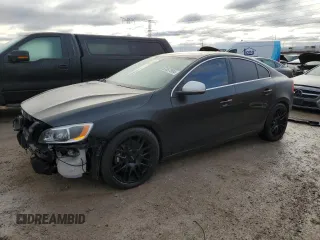 2016 Volvo S60 T6 R-Design Platinum with VIN YV1902TS5G1400876, listed as a Copart auction lot 87067904 with 80,604 mi miles and Salvage Title. Bid and sale history available at carsss.com. Image 1.