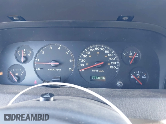 2001 Jeep Grand Cherokee Laredo with VIN 1J4GW48N31C727194, listed as a IAAI auction lot 42703915 with 176,896 mi miles and . Bid and sale history available at DreamBid. Image 7.