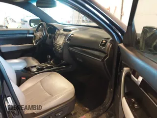 2015 Kia Sorento SX с VIN 5XYKW4A73FG580048, выставлен на аукционе IAAI как лот 42211138 с пробегом 95 875 миль миль и . История ставок и продаж доступна на DreamBid. Изображение 5.