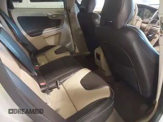 2010 Volvo XC60 3.0T z VIN YV4992DZ6A2032861, wystawiony jako IAAI lot #41348219 z przebiegiem 136 749 mil mil oraz . Historia ofert i sprzedaży dostępna na DreamBid. Obrazek 8.