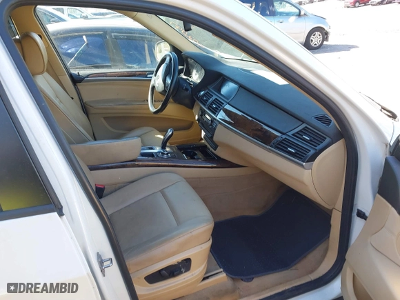 2011 BMW X5 35i with VIN 5UXZV4C58BL402047, listed as a IAAI auction lot 41837120 with 168,325 mi miles. Bid and sale history available at carsss.com. Image 5.