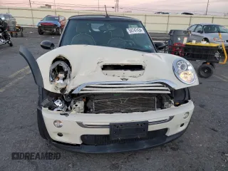 2008 MINI Convertible S z VIN WMWRH33508TU80962, wystawiony jako Copart lot #84747434 z przebiegiem 126 450 mil mil oraz Szkoda całkowita • Salvage title. Historia ofert i sprzedaży dostępna na DreamBid. Obrazek 5.