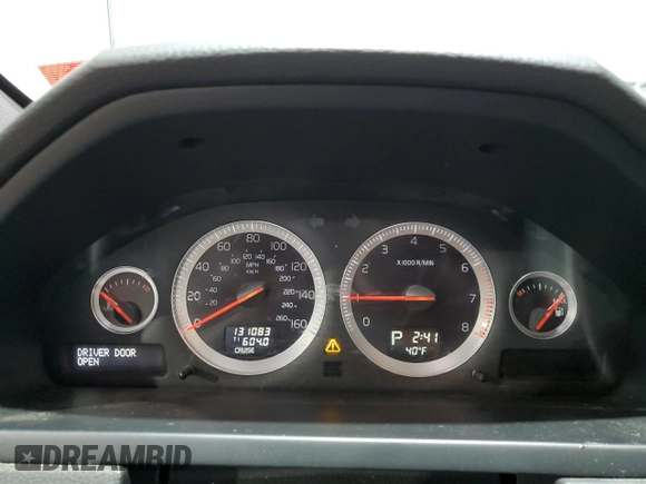 2013 Volvo XC90 Premier Plus with VIN YV4952CZ8D1644213, listed as a Copart auction lot 43158725 with 131,083 mi miles and Salvage Title. Bid and sale history available at carsss.com. Image 9.