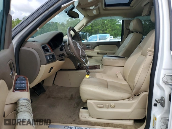 2013 Chevrolet Suburban LTZ with VIN 1GNSCKE07DR276396, listed as a Copart auction lot 71090624 with 93,523 mi miles and Non Repairable. Bid and sale history available at carsss.com. Image 7.