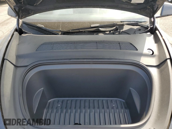 2024 Tesla Model Y Long Range with VIN 7SAYGDEE1RA266653, listed as a Copart auction lot 62277865 with 8,189 mi miles and Salvage title. Bid and sale history available at DreamBid. Image 12.