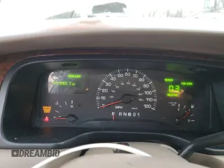 2001 Lincoln Town Car Executive z VIN 1LNHM81W91Y729914, wystawiony jako Copart lot #41593085 z przebiegiem 144 950 mil mil oraz Czysty tytuł • Clean title. Historia ofert i sprzedaży dostępna na DreamBid. Obrazek 9.