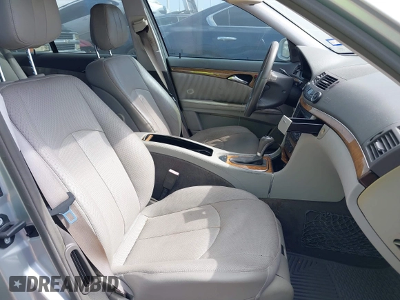 2007 Mercedes-Benz E 550 with VIN WDBUF72X87B102677, listed as a IAAI auction lot 41583518 with Not Provided miles and . Bid and sale history available at DreamBid. Image 5.