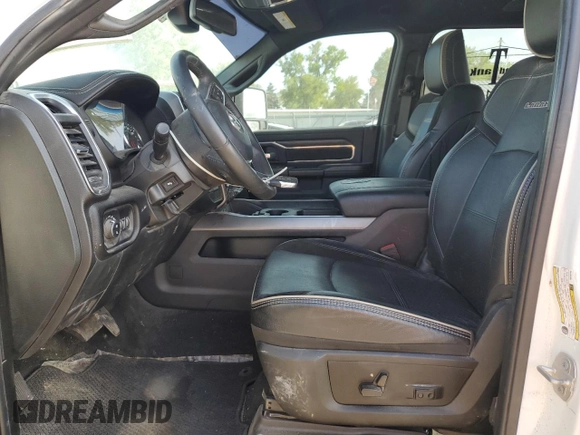 2024 Ram 2500 Laramie z VIN 3C6UR5FLXRG202740, wystawiony jako Copart lot #54479755 z przebiegiem 53 723 mil mil oraz Szkoda całkowita • Salvage title. Historia ofert i sprzedaży dostępna na DreamBid. Obrazek 7.