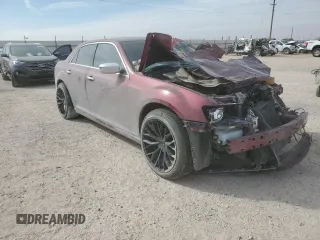 2019 Chrysler 300 Limited with VIN 2C3CCAEG9KH631316, listed as a Copart auction lot 45839305 with 141,040 mi miles and Salvage Title. Bid and sale history available at DreamBid. Image 4.