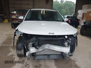 2020 Jeep Compass Altitude z VIN 3C4NJDBB6LT252156, wystawiony jako IAAI lot #42507699 z przebiegiem 47 261 mil mil oraz . Historia ofert i sprzedaży dostępna na DreamBid. Obrazek 17.