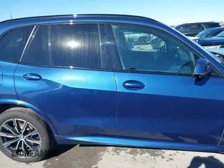 2021 BMW X5 xDrive45e with VIN 5UXTA6C06M9F65364, listed as a IAAI auction lot 41243236 with 1 mi miles. Bid and sale history available at carsss.com. Image 14.