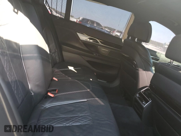 2021 BMW 7 Series 740i with VIN WBA7T2C08MCG07068, listed as a Copart auction lot 58062205 with 37,121 mi miles and Clean title. Bid and sale history available at DreamBid. Image 10.