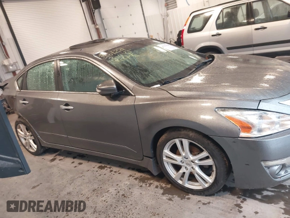 2015 Nissan Altima SL with VIN 1N4BL3AP0FC213069, listed as a IAAI auction lot 41931428 with 172,215 mi miles and . Bid and sale history available at carsss.com. Image 13.