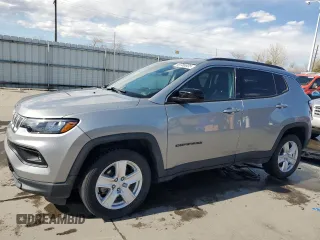 2022 Jeep Compass Altitude with VIN 3C4NJDBB0NT136843, listed as a Copart auction lot 48706805 with 23,746 mi miles and Salvage Title. Bid and sale history available at carsss.com. Image 1.