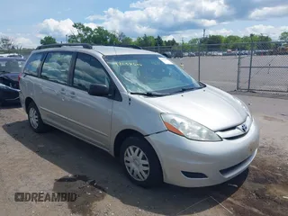 2008 Toyota Sienna CE with VIN 5TDZK23C88S201351, listed as a IAAI auction lot 42158607 with 213,618 mi miles. Bid and sale history available at carsss.com. Image 1.