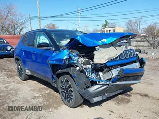2022 Jeep Compass Limited z VIN 3C4NJDCB7NT185777, wystawiony jako IAAI lot #41952891 z przebiegiem 28 820 mil mil oraz . Historia ofert i sprzedaży dostępna na DreamBid. Obrazek 1.