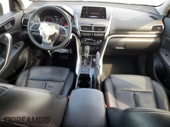 2018 Mitsubishi Eclipse Cross LE z VIN JA4AT4AA0JZ043965, wystawiony jako Copart lot #56483905 z przebiegiem 132 226 mil mil oraz Szkoda całkowita • Salvage title. Historia ofert i sprzedaży dostępna na DreamBid. Obrazek 8.