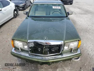 1990 Mercedes-Benz 560 z VIN WDBCA39E4LA548591, wystawiony jako Copart lot #70799134 z przebiegiem 146 323 mil mil oraz Szkoda całkowita • Salvage title. Historia ofert i sprzedaży dostępna na DreamBid. Obrazek 5.