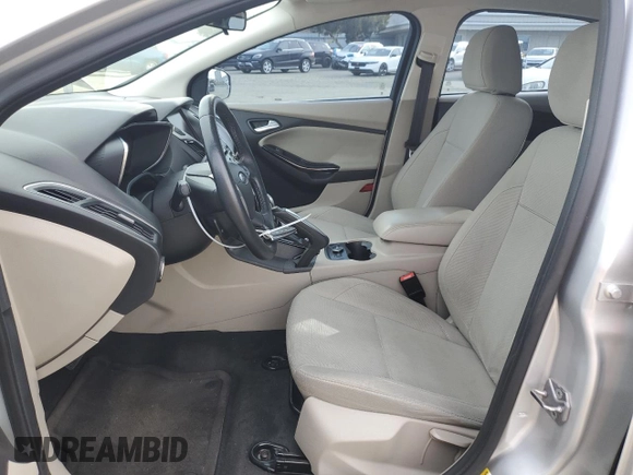 2013 Ford Focus Electric z VIN 1FADP3R43DL139862, wystawiony jako Copart lot #45901885 z przebiegiem 62 040 mil mil oraz Szkody całkowita. Historia ofert i sprzedaży dostępna na DreamBid. Obrazek 7.