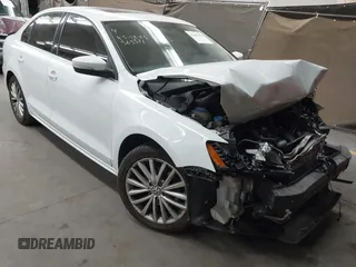 2016 Volkswagen Jetta SEL z VIN 3VWL17AJ5GM363571, wystawiony jako IAAI lot #42393399 z przebiegiem 76 302 mil mil oraz . Historia ofert i sprzedaży dostępna na DreamBid. Obrazek 1.