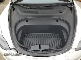 2022 Tesla Model 3 z VIN 5YJ3E1EA5NF324625, wystawiony jako Copart lot #46974745 z przebiegiem 106 617 mil mil oraz Szkoda całkowita • Salvage title. Historia ofert i sprzedaży dostępna na DreamBid. Obrazek 11.