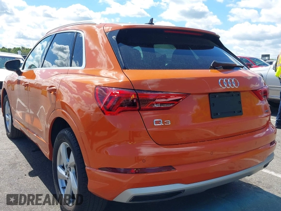2022 Audi Q3 Premium Plus z VIN WA1BUCF36N1149539, wystawiony jako IAAI lot #42176930 z przebiegiem 13 152 mil mil oraz . Historia ofert i sprzedaży dostępna na DreamBid. Obrazek 3.