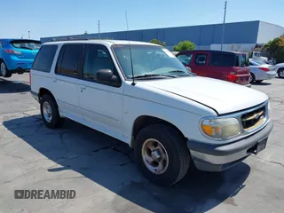 1998 Ford Explorer XLT with VIN 1FMZU32P6WZA04805, listed as a IAAI auction lot 42569869 with 481,669 mi miles and . Bid and sale history available at DreamBid. Image 1.