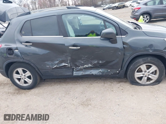 2018 Chevrolet Trax LT with VIN KL7CJLSB7JB674238, listed as a IAAI auction lot 41909657 with 115,875 mi miles. Bid and sale history available at carsss.com. Image 6.