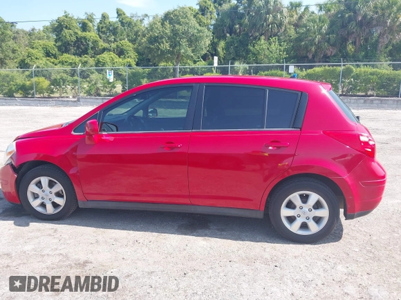 2012 Nissan Versa S z VIN 3N1BC1CP8CK274335, wystawiony jako IAAI lot #42418108 z przebiegiem 55 814 mil mil oraz . Historia ofert i sprzedaży dostępna na DreamBid. Obrazek 14.