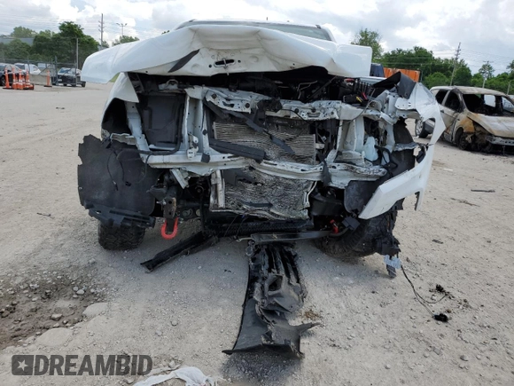 2021 GMC Canyon 4WD AT4 z VIN 1GTG6FEN9M1147406, wystawiony jako Copart lot #55454634 z przebiegiem 82 898 mil mil oraz Szkody całkowita. Historia ofert i sprzedaży dostępna na DreamBid. Obrazek 5.