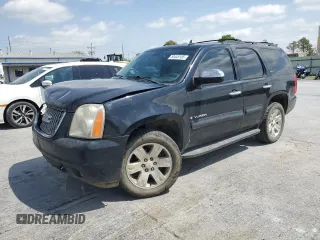 2008 GMC Yukon SLT 4SB z VIN 1GKFK13018R265513, wystawiony jako Copart lot #53445105 z przebiegiem 303 371 mil mil oraz Szkoda całkowita • Salvage title. Historia ofert i sprzedaży dostępna na DreamBid. Obrazek 1.