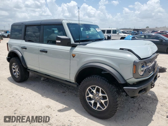 2024 Ford Bronco Badlands with VIN 1FMEE9BP4RLA84742, listed as a Copart auction lot 61963995 with 828 mi miles and Salvage title. Bid and sale history available at DreamBid. Image 4.