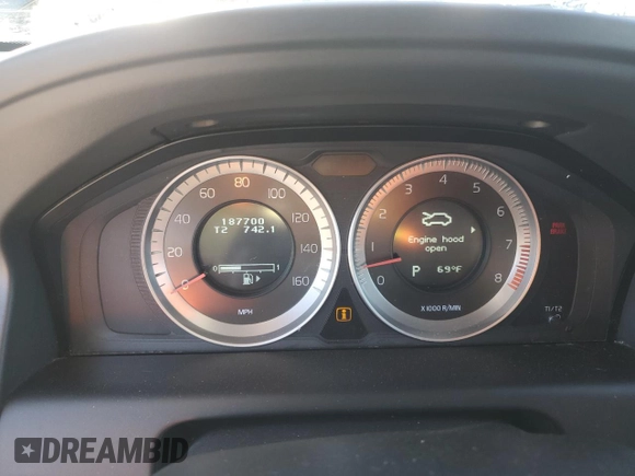 2013 Volvo XC60 3.2L z VIN YV4940DZ5D2369089, wystawiony jako Copart lot #54759205 z przebiegiem 187 700 mil mil oraz Szkoda całkowita • Salvage title. Historia ofert i sprzedaży dostępna na DreamBid. Obrazek 9.