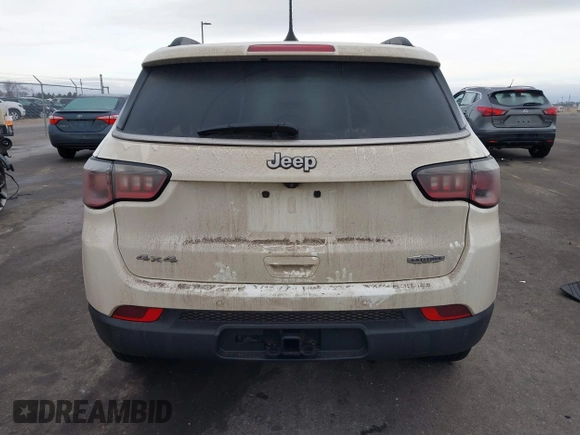 2017 Jeep Compass Latitude with VIN 3C4NJDBB5HT631320, listed as a IAAI auction lot 41446430 with 122,043 mi miles. Bid and sale history available at carsss.com. Image 16.