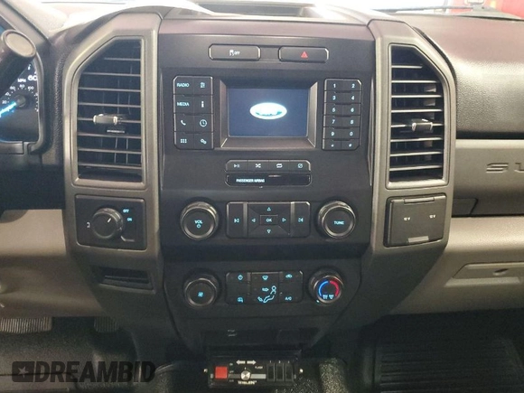 2021 Ford Super Duty F-250 SRW XL with VIN 1FTBF2A62MEC91986, listed as a IAAI auction lot 42105429 with 193,982 mi miles. Bid and sale history available at carsss.com. Image 1.