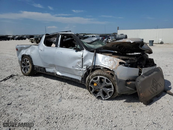 2022 Rivian R1T Launch Edition with VIN 7FCTGAAL5NN003648, listed as a Copart auction lot 63705013 with 0 mi miles and Non Repairable. Bid and sale history available at carsss.com. Image 4.