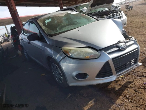 2013 Ford Focus S with VIN 1FADP3E21DL164408, listed as a IAAI auction lot 41623495 with NaN miles. Bid and sale history available at carsss.com. Image 1.