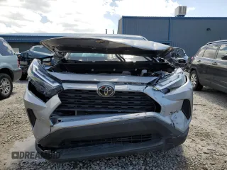 2023 Toyota RAV4 LE z VIN 2T3F1RFV6PW404831, wystawiony jako Copart lot #57941475 z przebiegiem Nie podano mil oraz Szkoda całkowita • Salvage title. Historia ofert i sprzedaży dostępna na DreamBid. Obrazek 5.