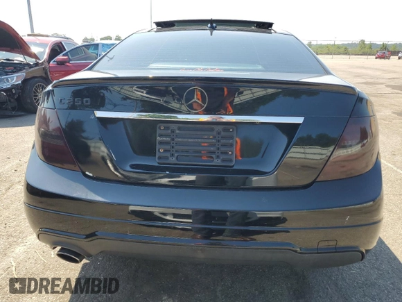 2013 Mercedes-Benz C 250 z VIN WDDGJ4HB2DF949082, wystawiony jako Copart lot #65957375 z przebiegiem 156 936 mil mil oraz Czysty tytuł • Clean title. Historia ofert i sprzedaży dostępna na DreamBid. Obrazek 6.